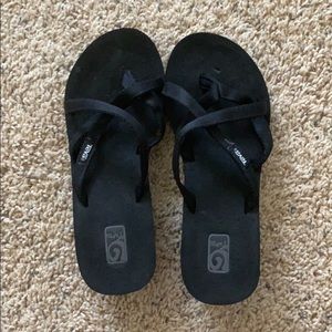 Teva Strappy Mush flip flops